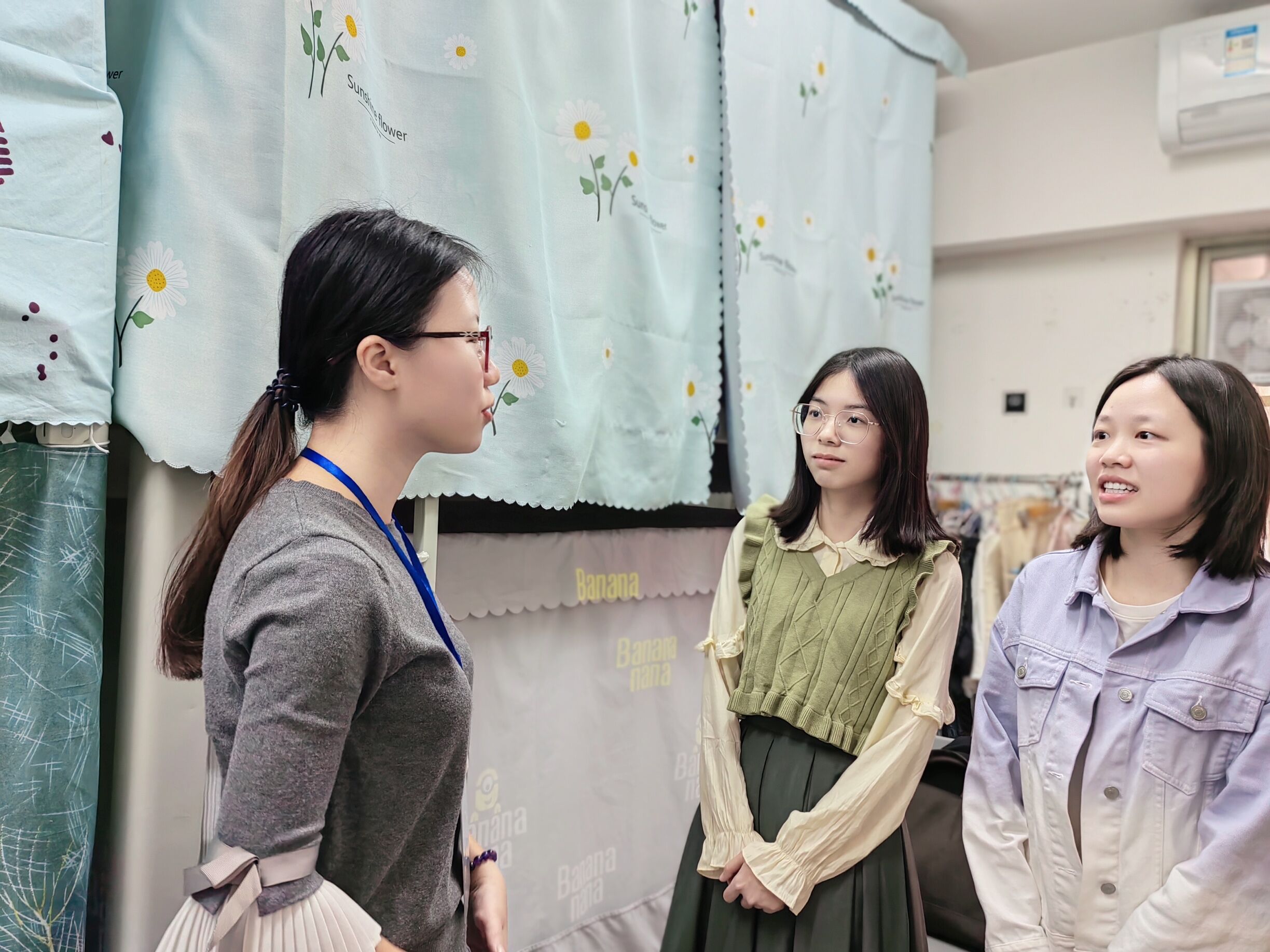 走访宿舍递温情，关怀备至暖人心——辅导员深入宿舍了解员工学习生活情况
